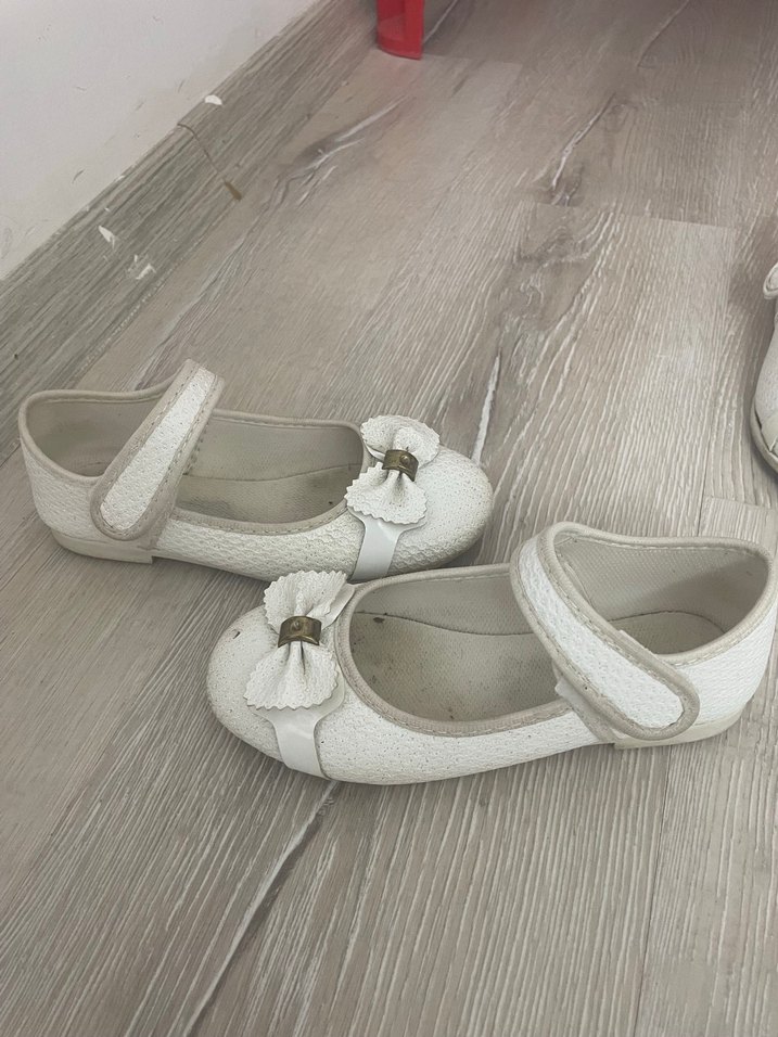 Kız Çocuk Beyaz Cırt Cırtlı Babet Ayakkabı - Görsel 4