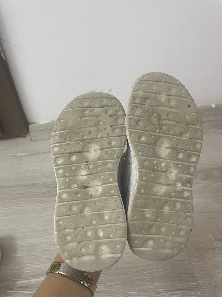 Kız Çocuk Gri Beyaz Cırtlı Spor Ayakkabı - Görsel 4