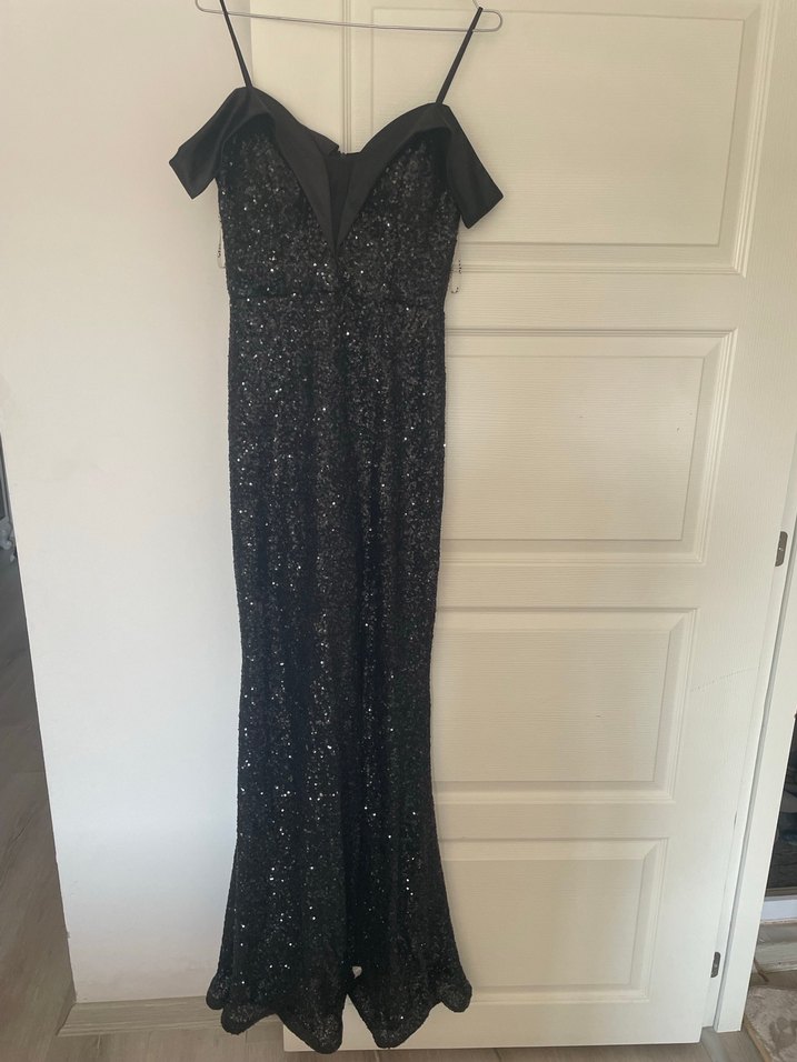 Siyah Parlak Uzun V Yakalı Gece Elbisesi - Görsel 2