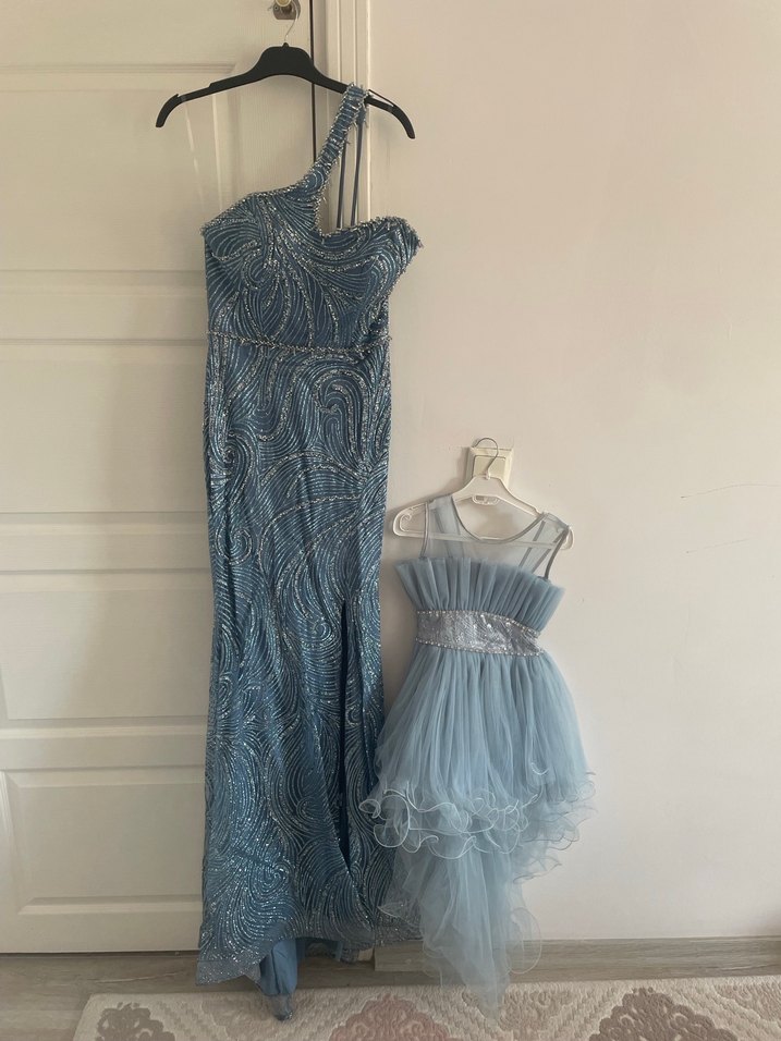 Mavi Dantelli Uzun Abiye Elbise - Görsel 2