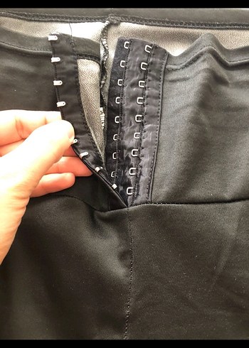 Ayarlanabilir Agraflı Siyah Kadın Tayt - Görsel 3