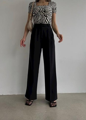 Siyah Regular Fit Midi Kumaş Pantolon