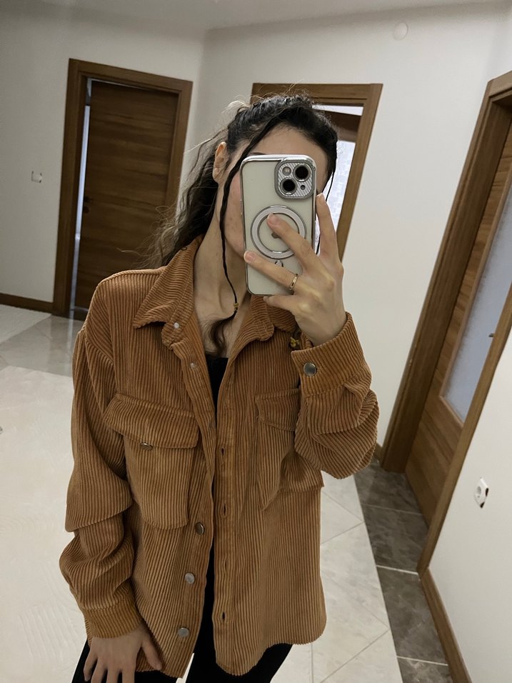 Bej Kadife Düğmeli Rahat Kesim Kadın Ceket - Görsel 2