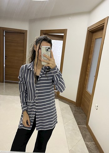 Gri Çizgili Uzun Kollu Kadın Gömlek - Görsel 3