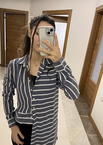 Gri Çizgili Uzun Kollu Kadın Gömlek - Görsel 2