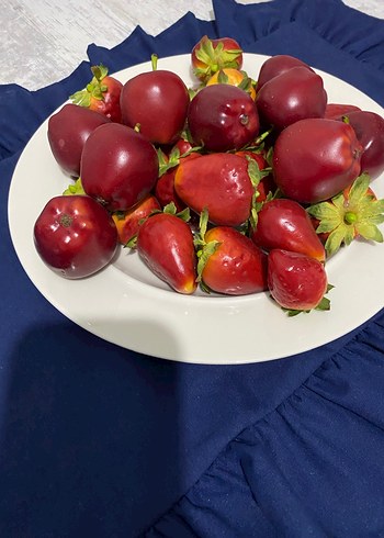 Tabak Üzerinde Renkli Meyveler - Görsel 3