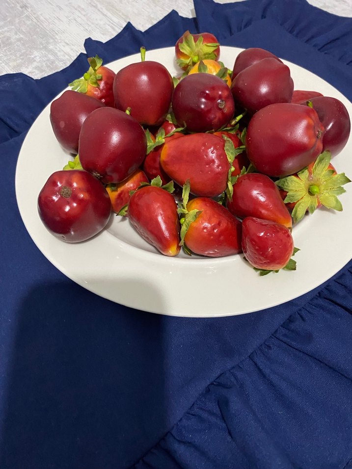 Tabak Üzerinde Renkli Meyveler - Görsel 3