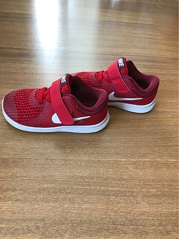 Nike kız çocuk spor ayakkabısı 23,5 beden