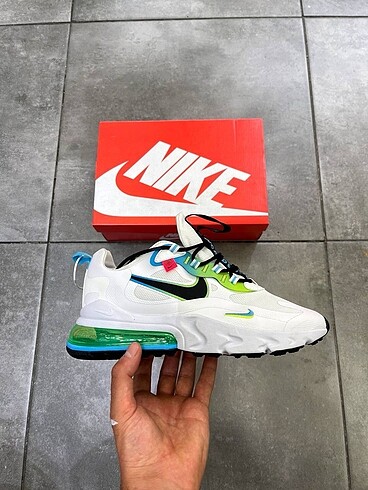 Nike Air Max 270 React