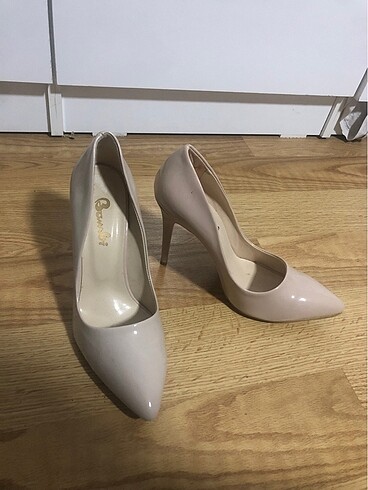39 Beden Stiletto