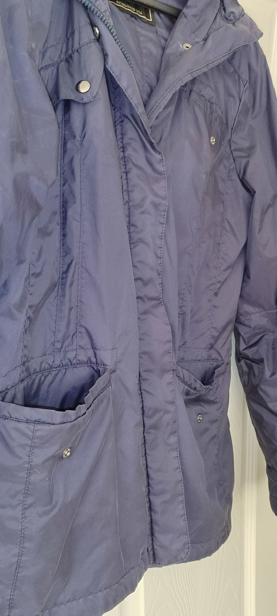 Düğmeli lacivert Midi Kadın yagmurluk - Görsel 2