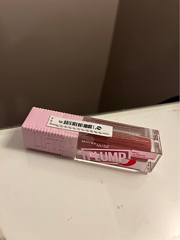 Beden Maybelline lifter plump 005