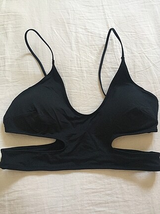 Bikini üstü.