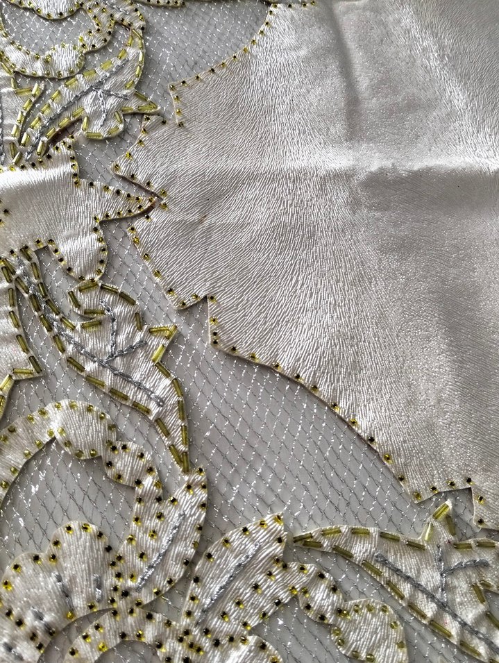 deri üzerine İşlemeli uzunluk 64cm  eni 45 cm ranır - Görsel 3