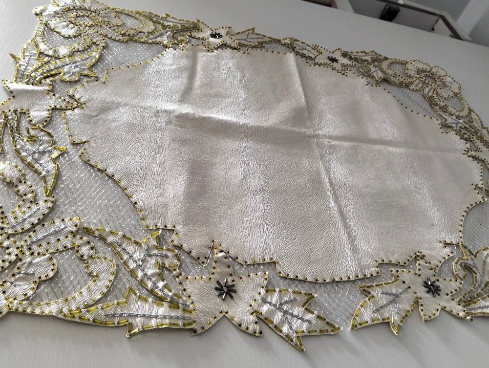 deri üzerine İşlemeli uzunluk 64cm  eni 45 cm ranır - Görsel 4