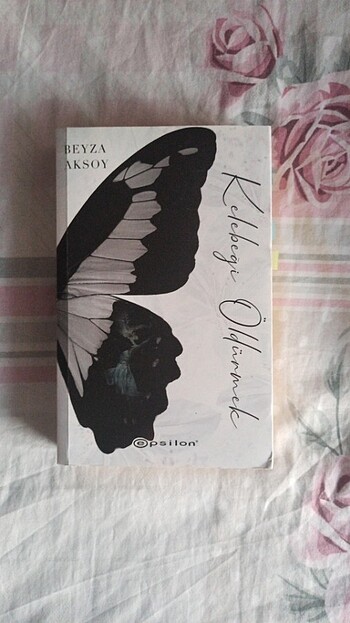 Beyza Aksoy / Beyaz evren