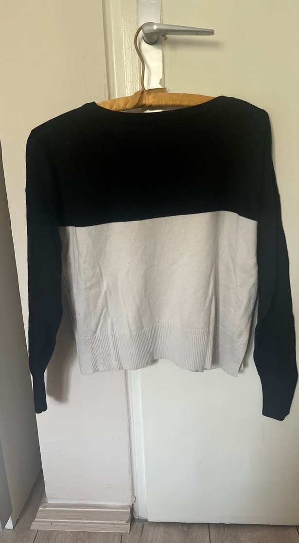 Siyah beyaz cepli kazak - Görsel 3