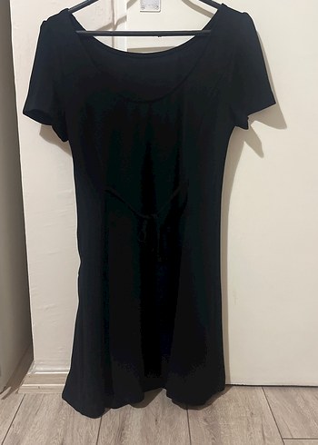 Siyah Kısa Kollu Midi Elbise - Görsel 2