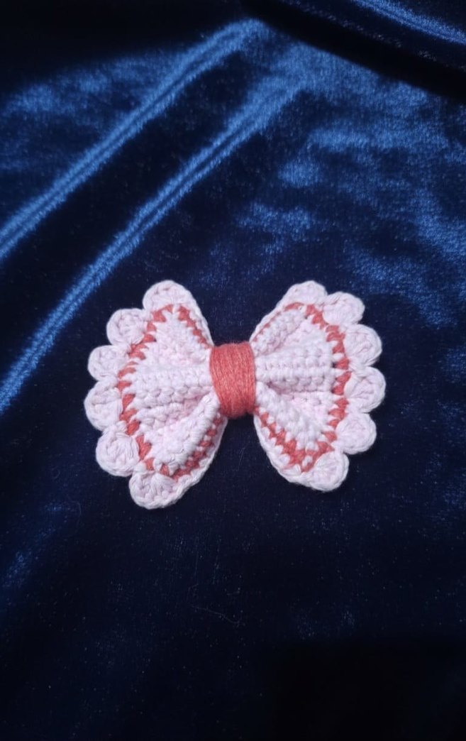 Pembe Nakışlı Fiyonk Saç Tokası - Görsel 3