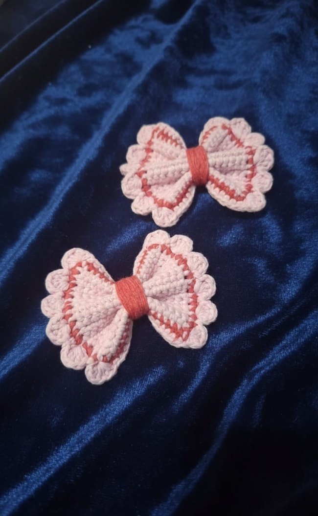 Pembe Nakışlı Fiyonk Saç Tokası - Görsel 2