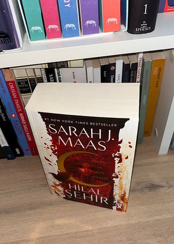 Hilal Şehir - Sarah J. Maas