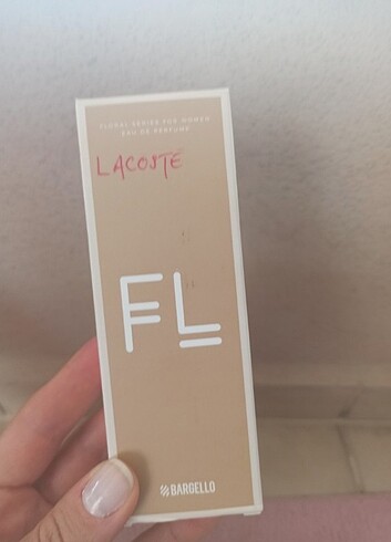 Lacoste Lacoste kadın parfum + çocuk hırkası 