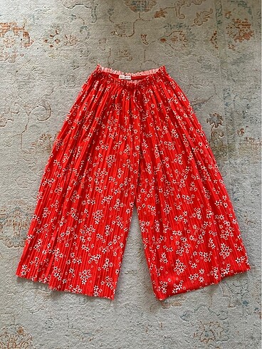 Zara Kız Çocuk Pileli Pantolon