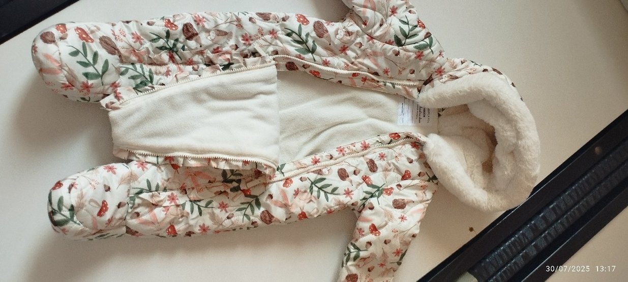 Beyaz Çiçekli Kız Bebek Tulumu mont - Görsel 2