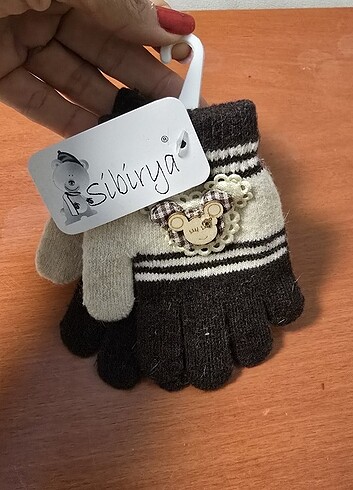 2/3 yaş eldiven  - Görsel 2