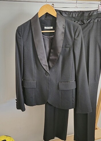 l Beden Saten yakalı blazer takım