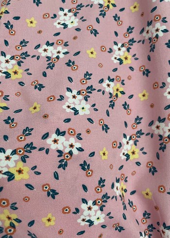 Düğmeli, kısa kollu, bağlamalı pembe gömlek - Görsel 3