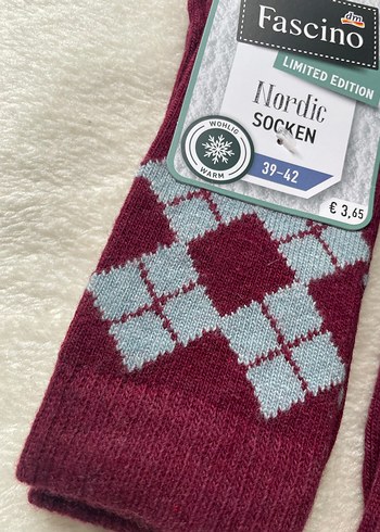 Bordo Gri Desenli Yün Çorap - Görsel 2