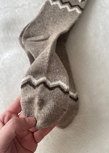 Nakışlı Gri Kız Yün Çorabı - Görsel 3