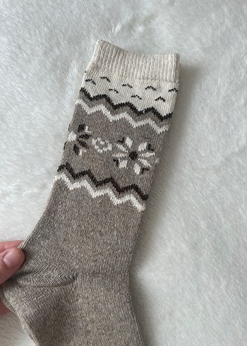 Nakışlı Gri Kız Yün Çorabı - Görsel 4