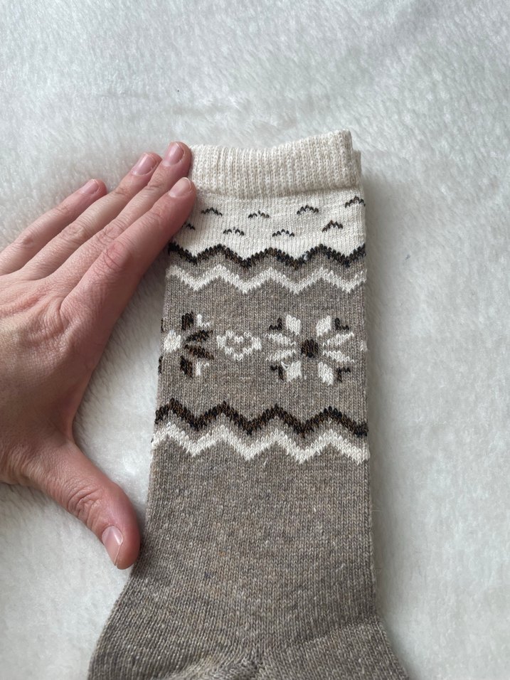 Nakışlı Gri Kız Yün Çorabı - Görsel 5