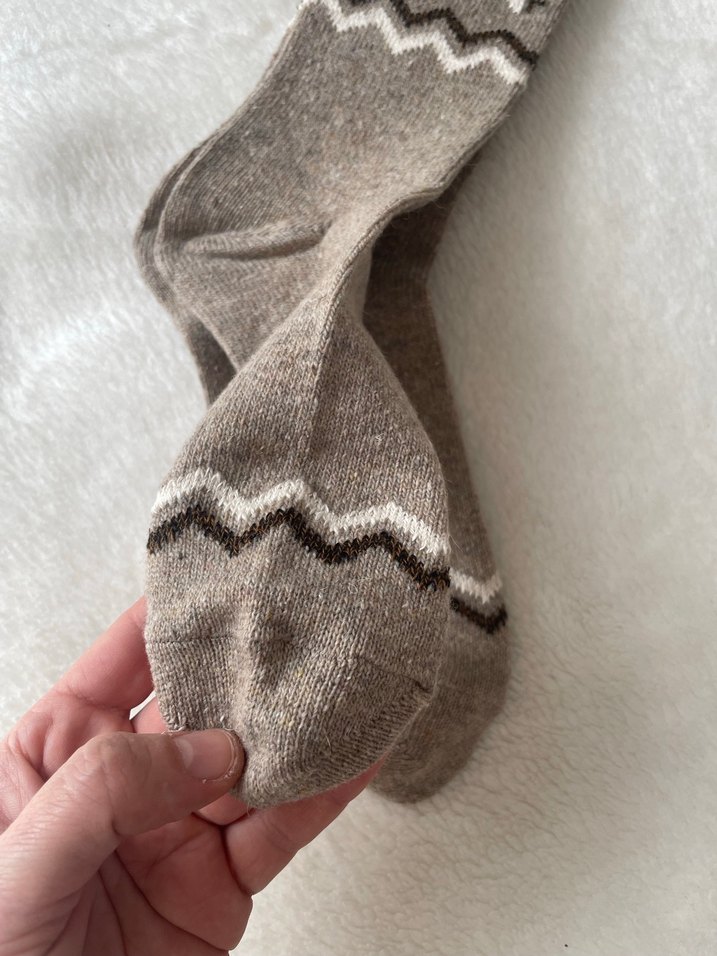 Nakışlı Gri Kız Yün Çorabı - Görsel 3