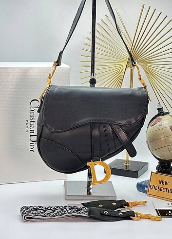 CHRISTIAN DIOR 