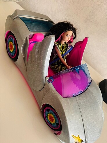 Barbie extra araç