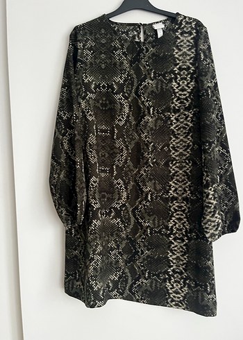 Yılan Desenli V Yakalı Uzun Kollu Midi Tunik - Görsel 2