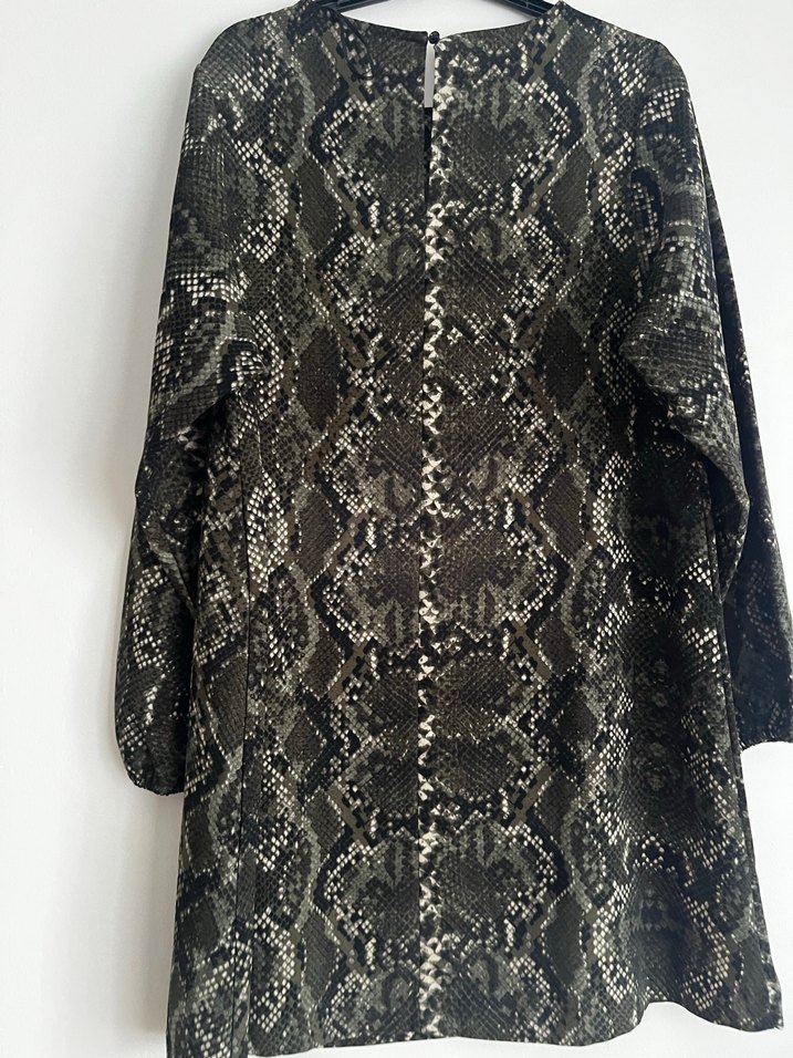 Yılan Desenli V Yakalı Uzun Kollu Midi Tunik - Görsel 4