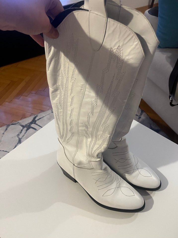 Beyaz İşlemeli Deri Diz Boyu Stiletto Çizme - Görsel 4