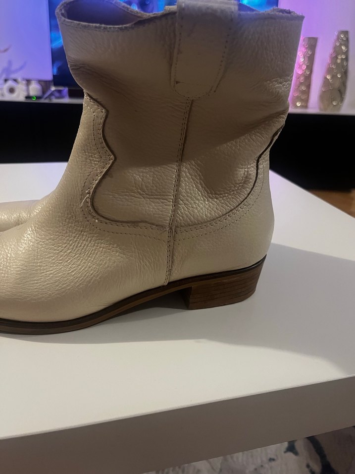 Bej Deri Kadın Botlar, Topuklu, Tokalı - Görsel 3