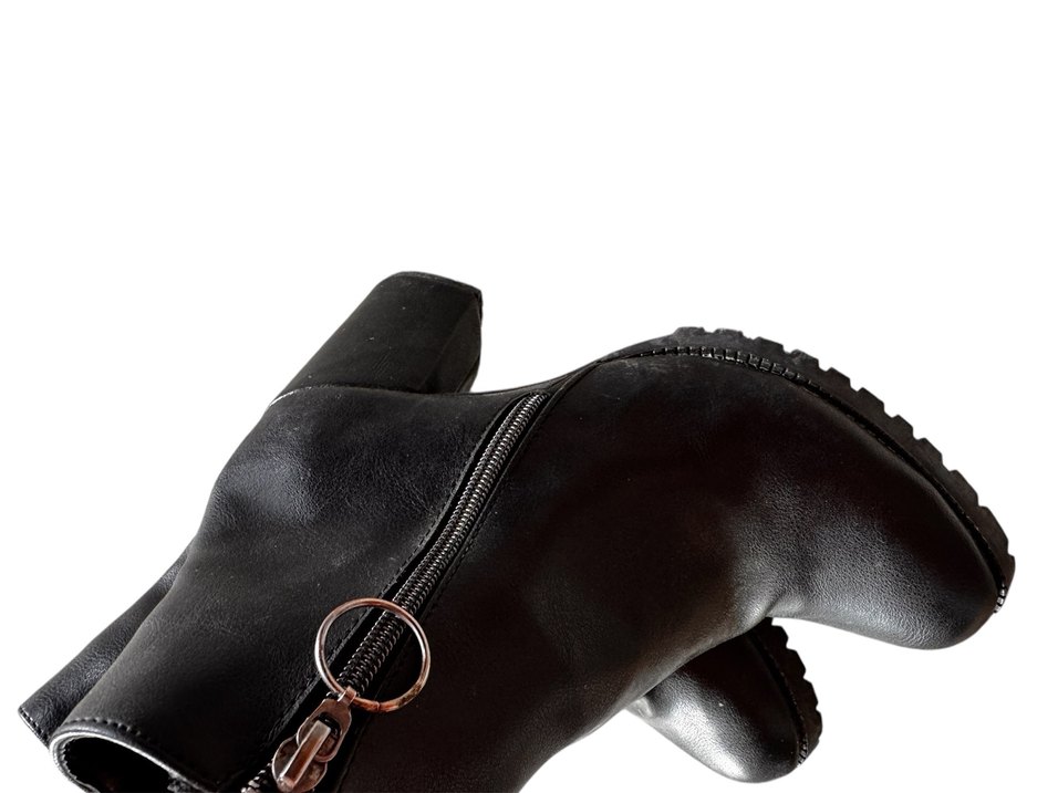 Siyah Deri Gotik Stiletto Topuklu Kadın Bot - Görsel 4