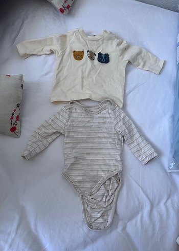 Bir kutu bebek giysisi - Görsel 14