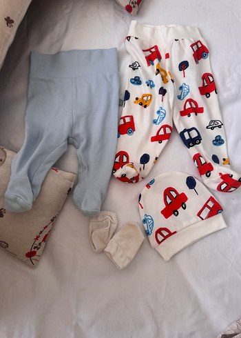 Bir kutu bebek giysisi - Görsel 9