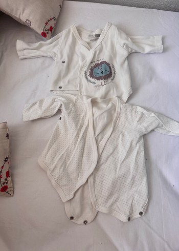 Bir kutu bebek giysisi - Görsel 13