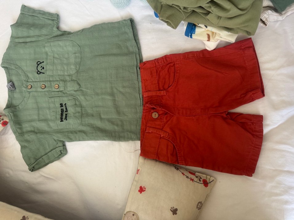 Bir kutu bebek giysisi - Görsel 4