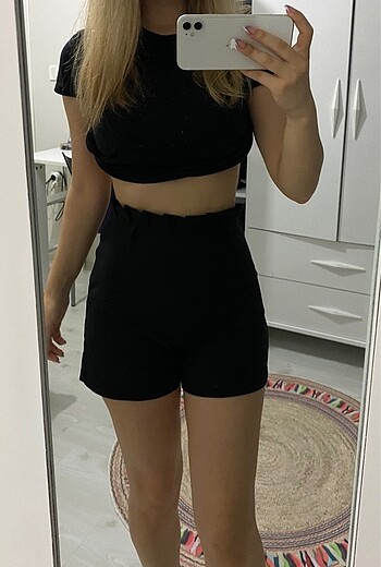 siyah şort