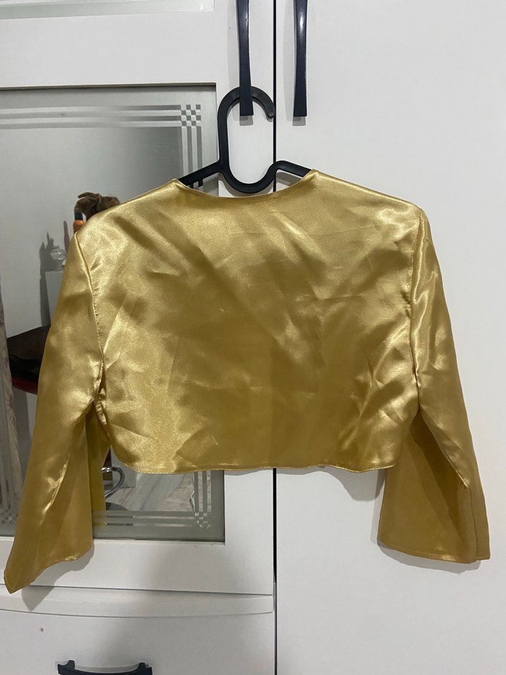 Parlak Altın Renkli Uzun Kollu Bolero - Görsel 3