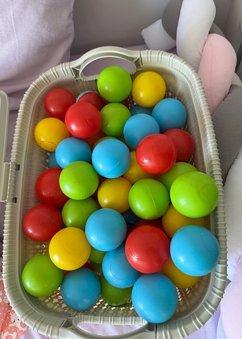  Renkli Plastik Toplar Sepette